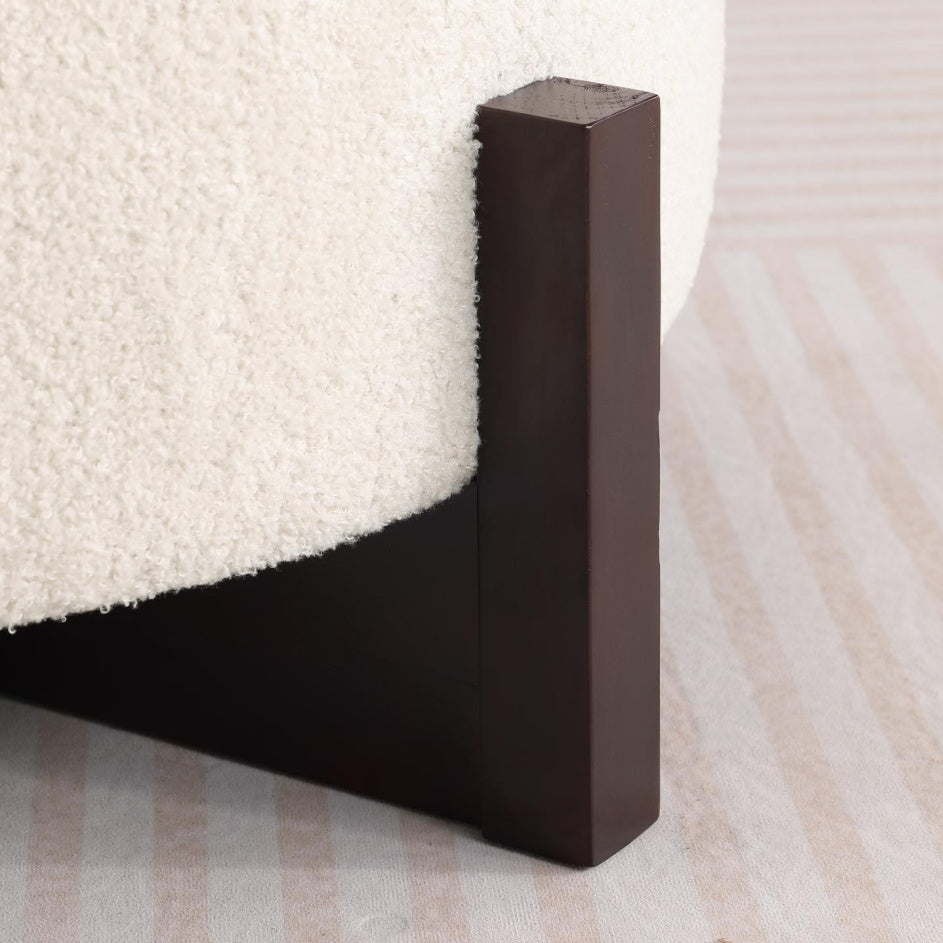 Stijlvolle Poef / Ottoman in Neutrale Stoffen Bekleding